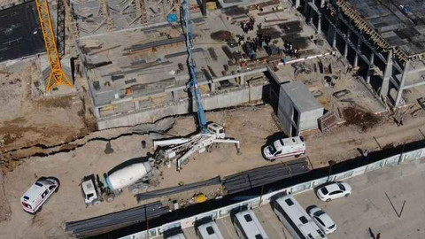 Mobil vinç devrildi, 1 kişi hayatını kaybetti