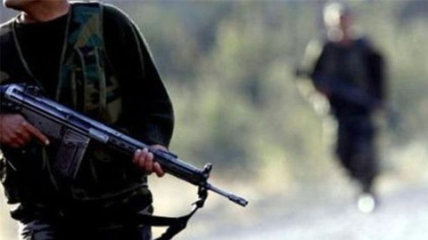 Terör örgütü PKK’dan kaçan 2 terörist teslim oldu