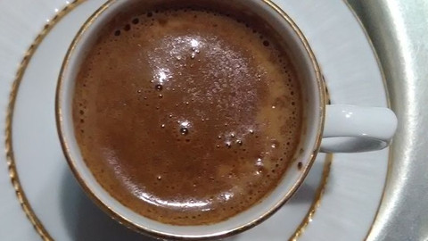 Pişirdiğiniz Türk kahvesi acı mı oluyor? İşte kahvecilerin pişirme yöntemi