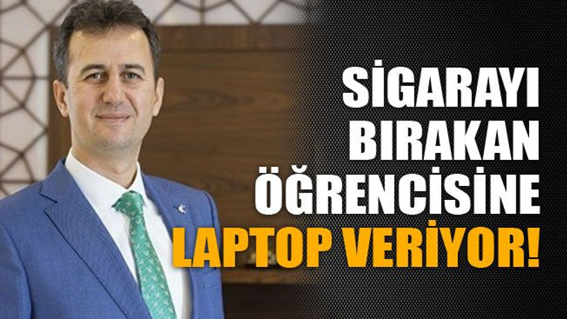 Sigarayı bırakan öğrencisine laptop veriyor!