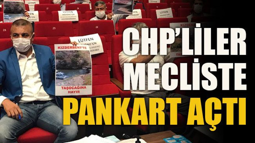 CHP’liler Mecliste pankart açtı