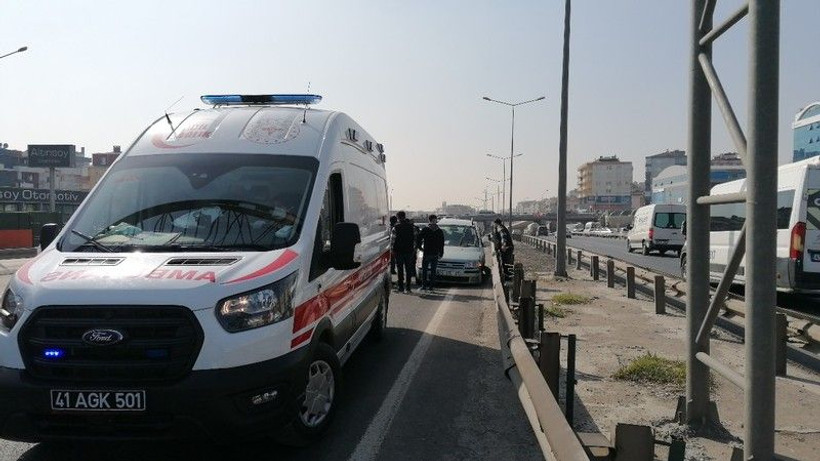 Makas atan otomobil yüzünden bariyerlere girdi!