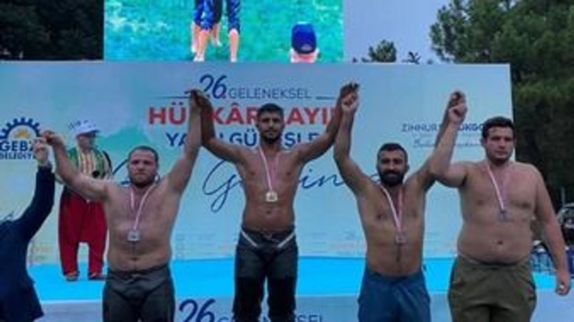 Kardeşler birbirine rakip oldu