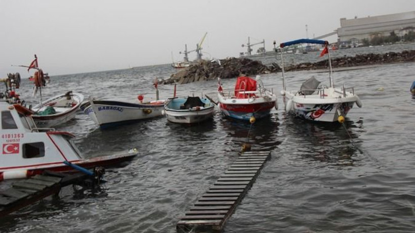 Balıkçı tekneleri alabora oldu