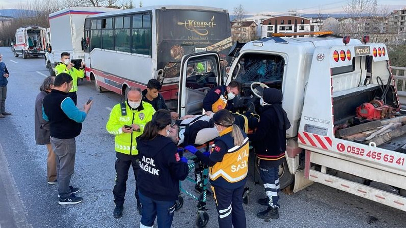 4 araç zincirleme kazaya karıştı