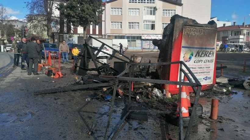 Otopark içinde yanan konteyner küle döndü
