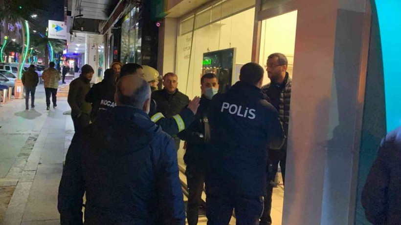 Yangın bankayı açtırdı