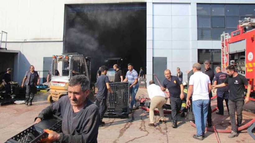Kocaeli’de geri dönüşüm fabrikasında yangın