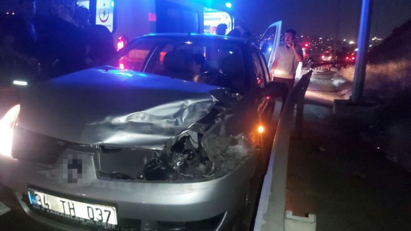 D-100’de bariyere çarpan otomobilin sürücüsü yaralandı