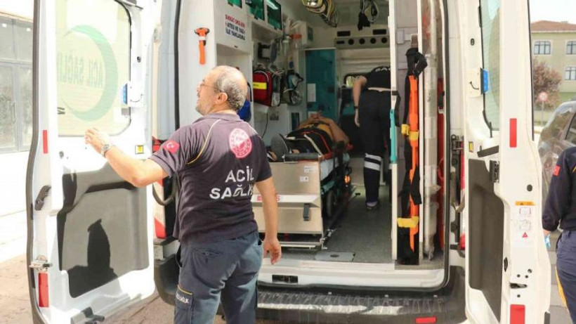 Yangın tesisatı hattı çekerken yere çakıldılar