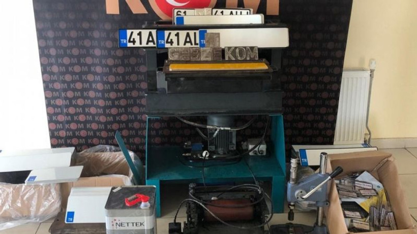 Kozmetik firmasında yapılan aramada bakın neler ele geçirildi