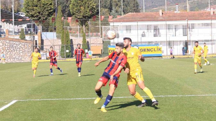 Belediye Derincespor-Yeni Mersin İdman Yurdu maçında gol sesi çıkmadı!