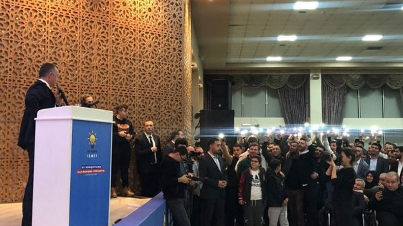 Gençler Büyükakın’ı konuşturmadı sloganlar havada uçuştu