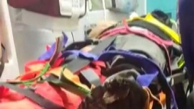 Çukura düşen motosiklet sürücüsünün ayağı kırıldı