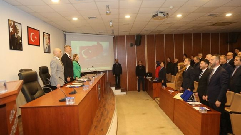 Gölcük Belediye Meclisi deprem felaketiyle ilgili tek yürek oldu