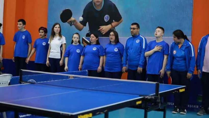 Büyükşehir’den özel sporcuların masa tenisi turnuvası