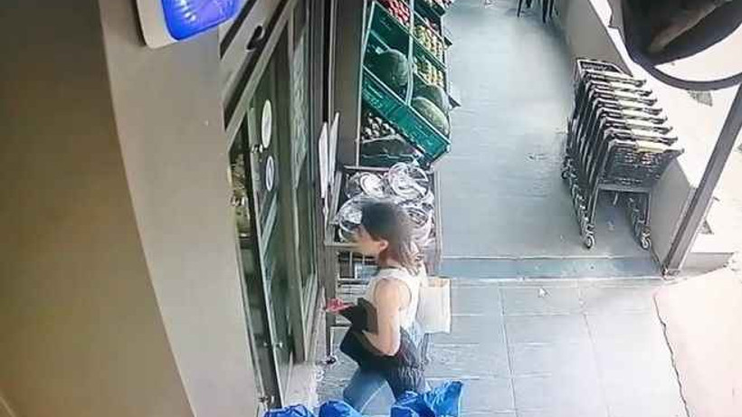 Gebze'de motosiklet alışveriş merkezine daldı