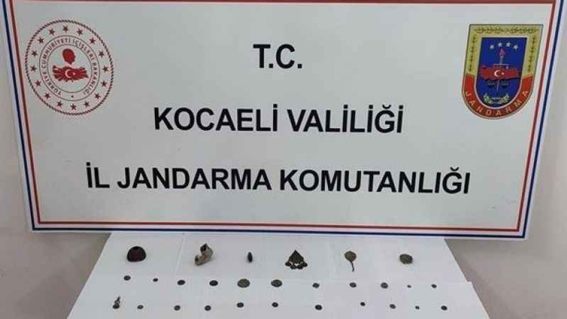 Durdurulan araçta 28 tarihi eser ele geçirildi