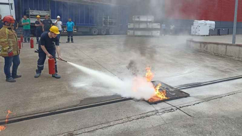 İtfaiye ekipleri eğitimlerine devam ediyor