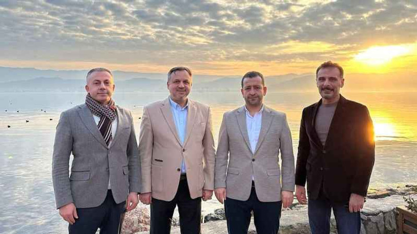 Aday adaylarıyla poz verdi! “Biriz, beraberiz”