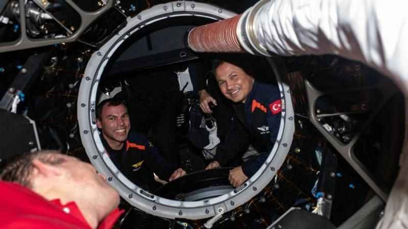 İlk Türk astronot Gezeravcı uzaydan fotoğraf paylaştı