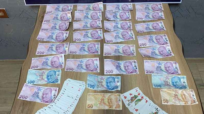 Kumar oynatılan iş yerine polis baskını