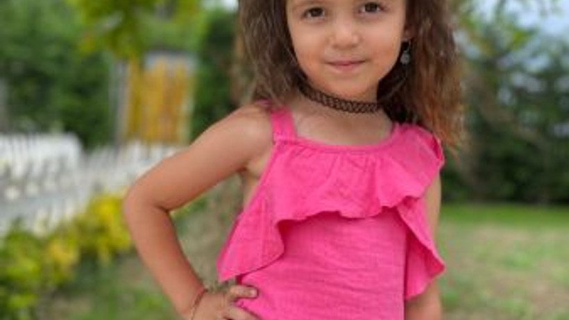 İzmitli minik Hafsa Mina 6 yaşında sergi açıyor