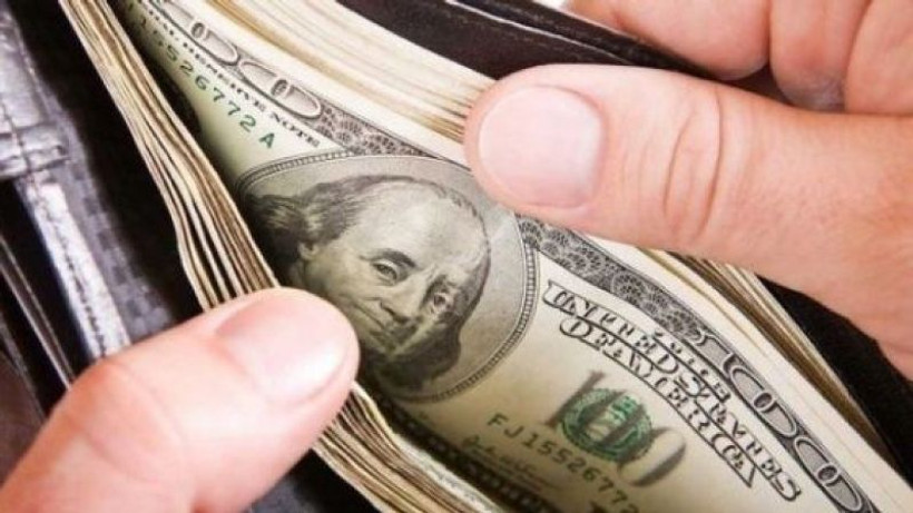 Yıl sonu dolar kuru beklentisi geriledi