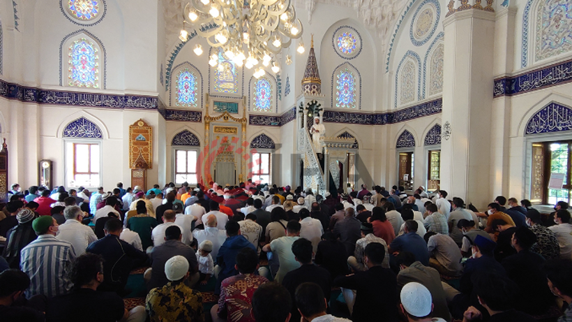 Cuma hutbesini hedef alan CHP sözcüsüne cevap