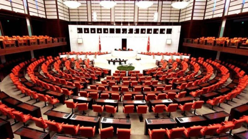 Kocaelili vekil çalındığı iddia edilen kimlik bilgilerini TBMM’ye taşıdı