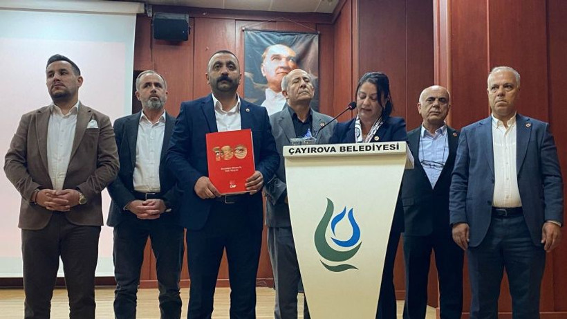 CHP’li meclis üyeleri meclisi terk etti