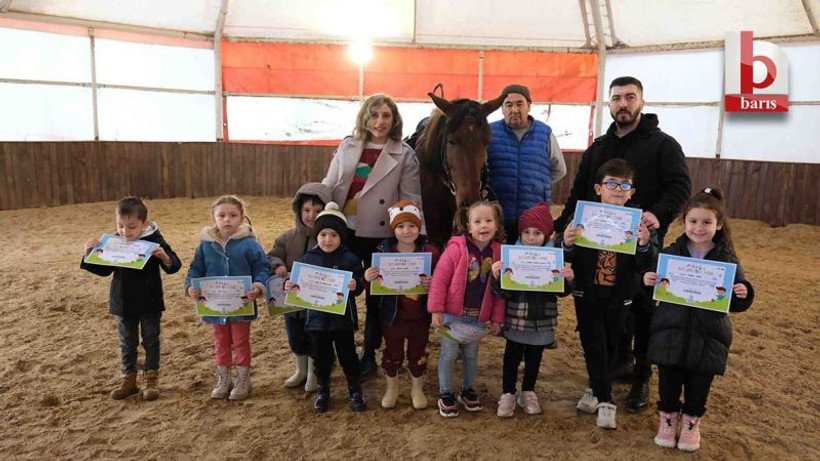 Kocaeli’de 40 minik binici başarı belgesi aldı