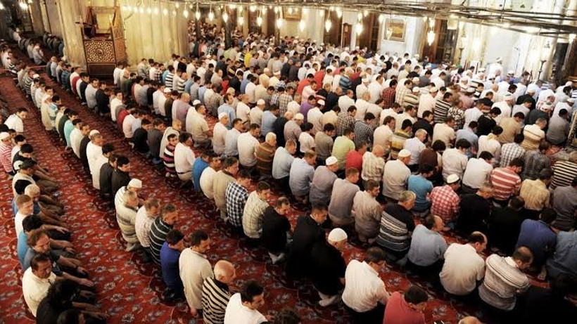 Diyanet, bugün rüşvetçileri, faizcileri, kul hakkı yiyenleri tövbeye çağıracak! İşte 27 Aralık 2024 Cuma Hutbesi