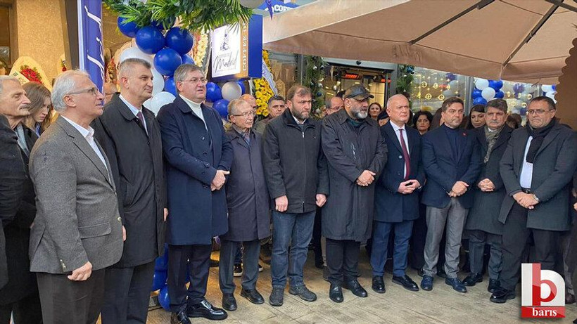 AKP’li başkan rakibinin açılışına gitti