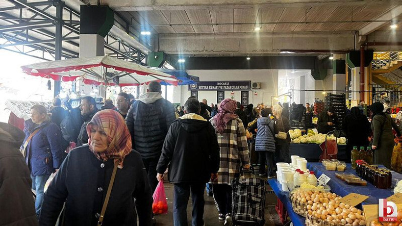 Vatandaş pazardaki fiyatlara isyan etti: Meyve yemek hayal oldu!