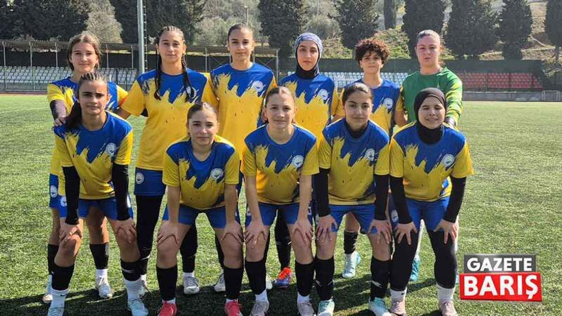 Karamürselli kızlar gol olup yağdı: 8-0