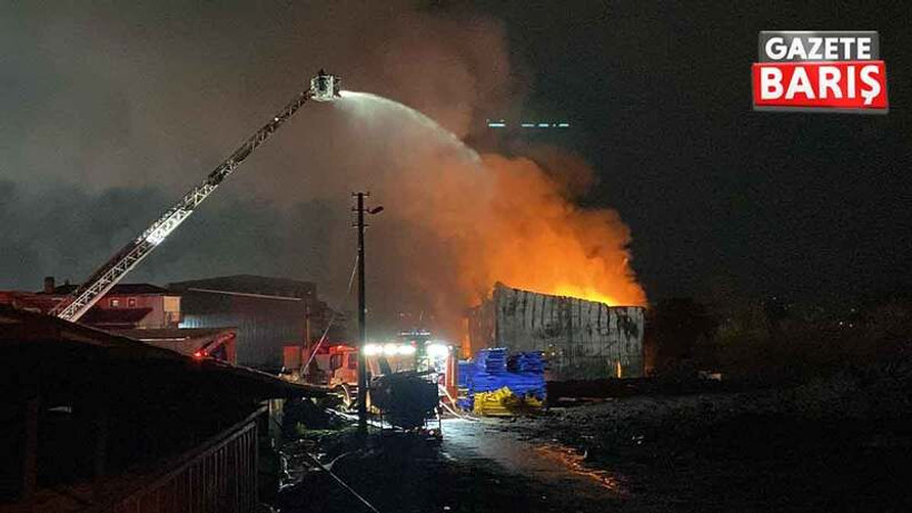 Kocaeli'de yürekler ağza geldi: Geri dönüşüm fabrikasında korkutan yangın!