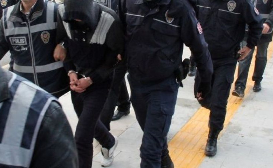 "Kuyu-13" operasyonunda uluslararası seviyede araması bulunan 3 kişi yakalandı