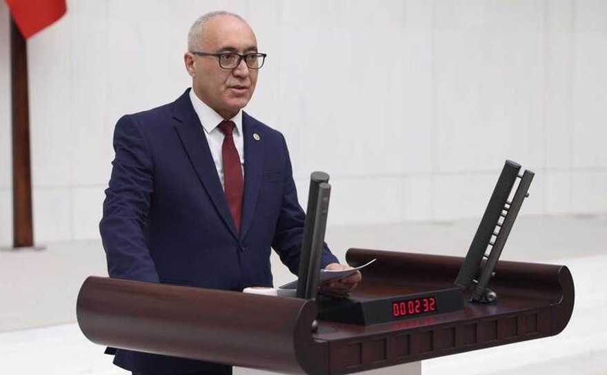 Kocaelili vekil fazla mesaileri ödenmeyen işçileri meclise taşıdı