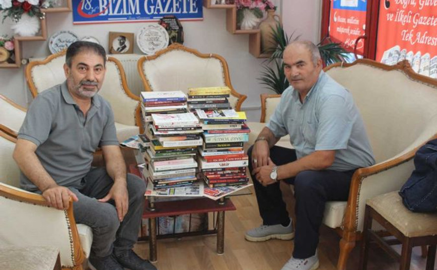 Emekli komutandan şehit kütüphanesine destek