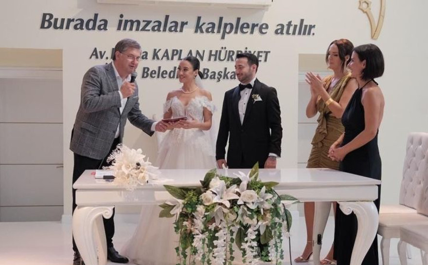 Kocaelispor'un efsanesi, kızını evlendirdi! Nikaha yoğun ilgi