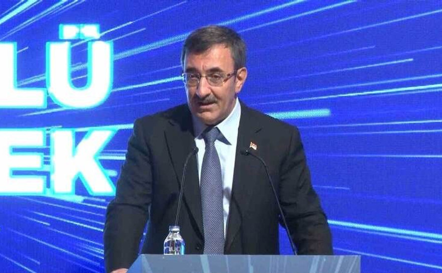 Cumhurbaşkanı Yardımcısı Yılmaz'dan orta vadeli program açıklaması