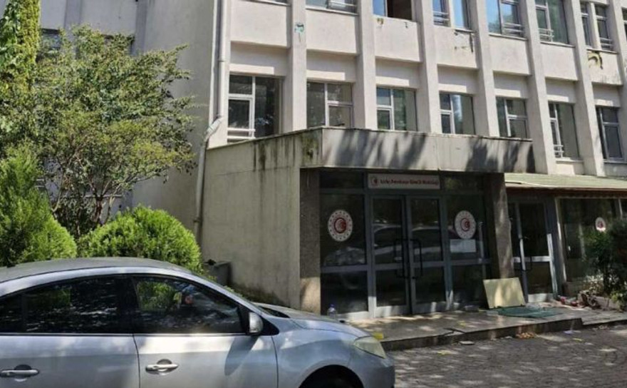 Körfez'de müdürlük yıkılacak