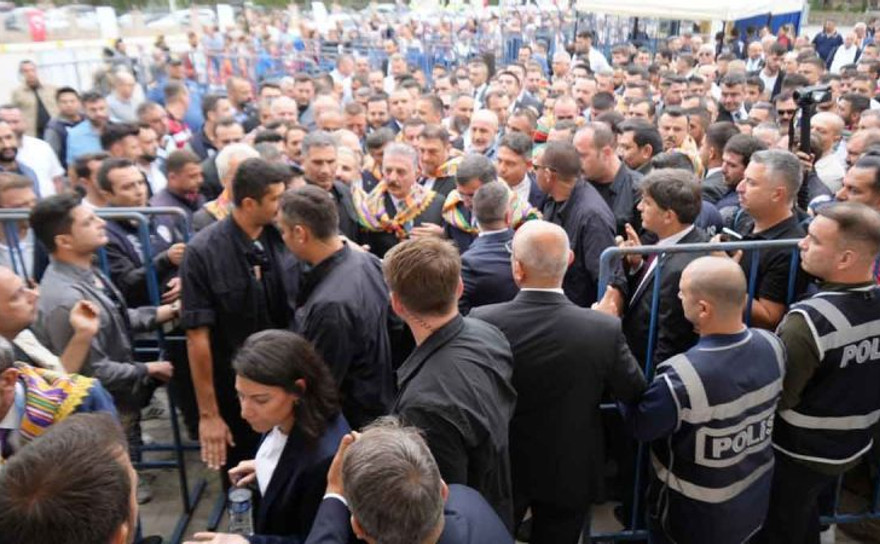 MHP Genel Sekreterini Ertuğrul Gazi Türbesi'ne almadılar