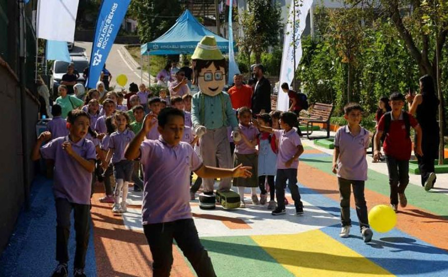 Kocaeli’de öğrenciler okula güvenle gidiyor