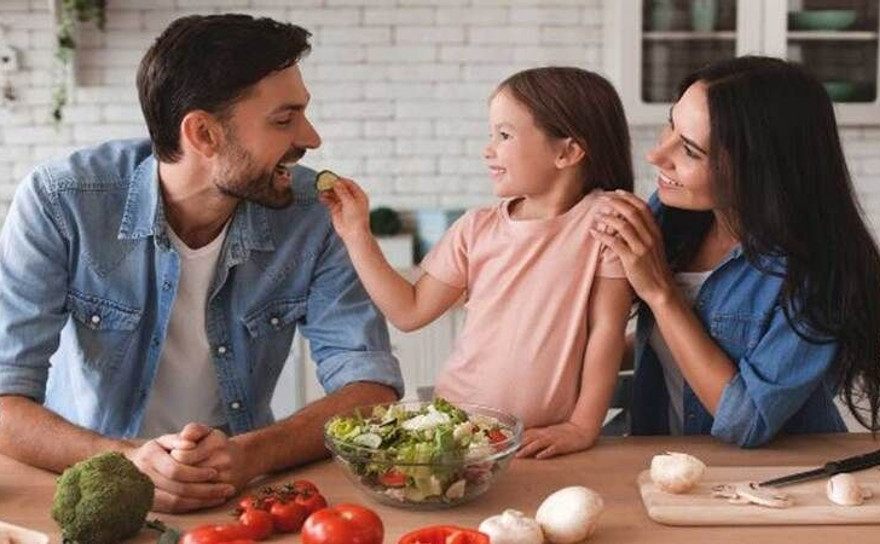 Uzmanlar velileri uyarıyor: Sağlıksız beslenmeye dikkat!