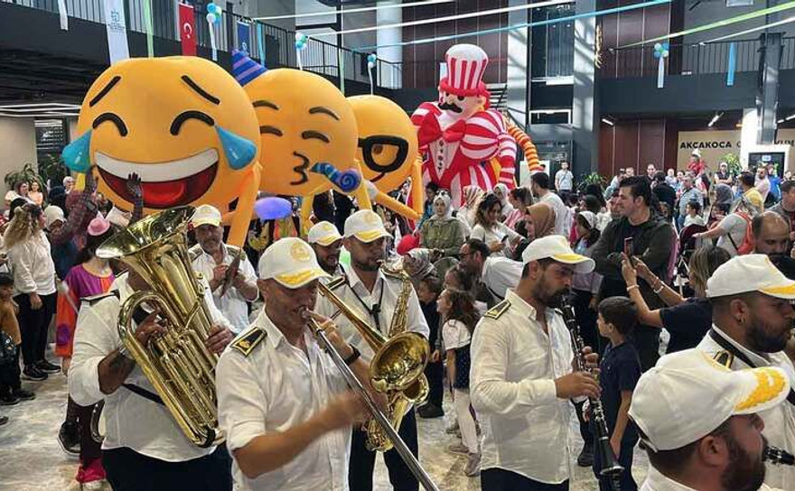 Kocaeli’de minikler eğlenceye doydu