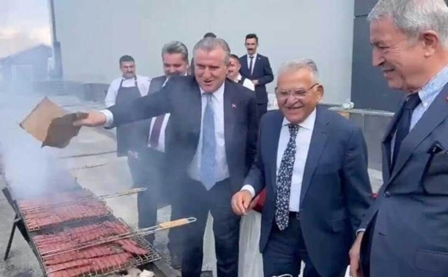 Mangal partisinde buluşan AKP'lilere tepki yağdı