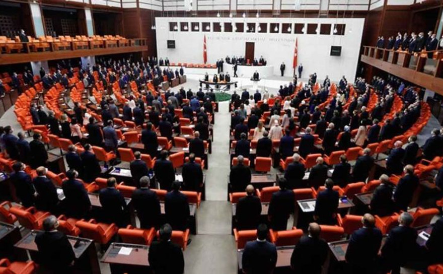 Tepkiler üzerine geri çekilen yasa düzenlemesi geri mi dönüyor?