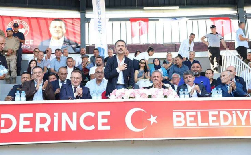 Vali Aktaş, İshakçılar Yağlı Pehlivan Güreşlerini İzledi